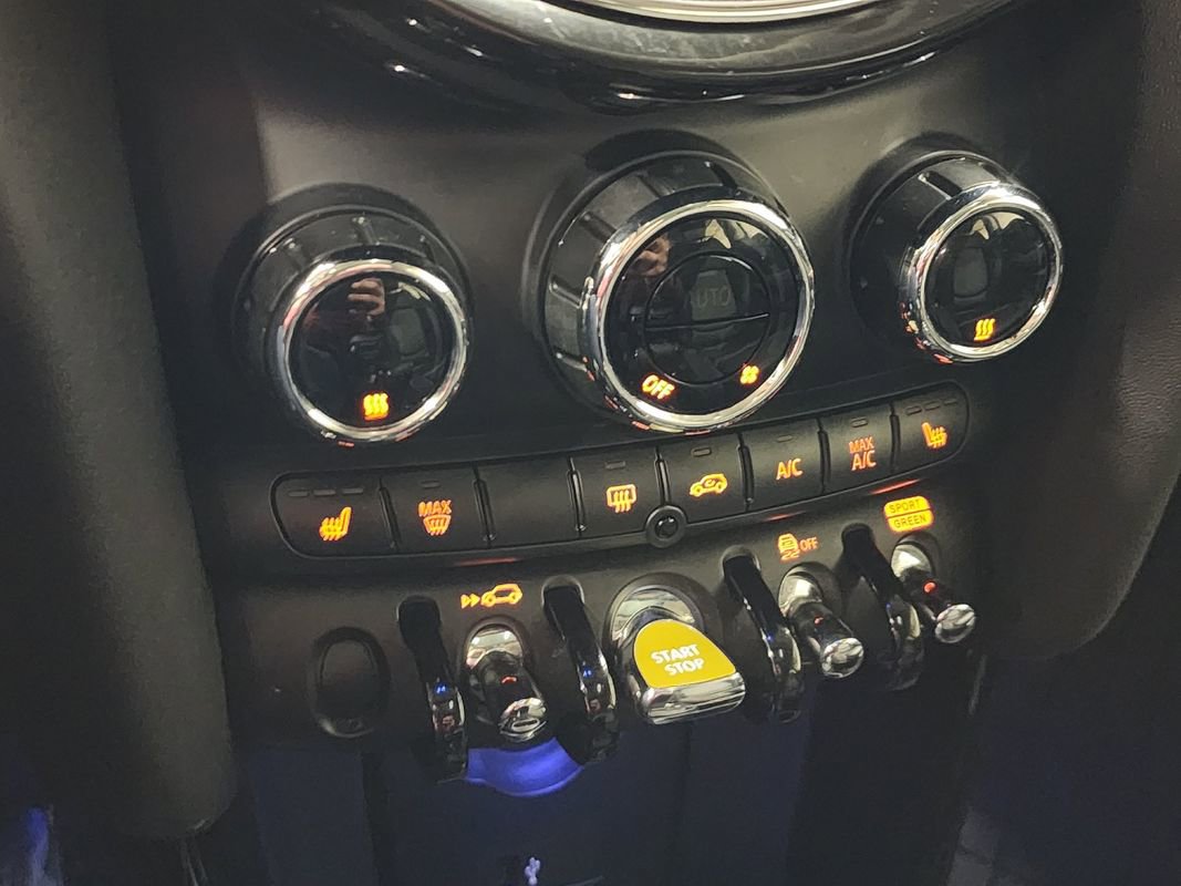 Used 2022 MINI Cooper SE image 23