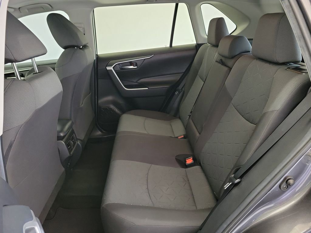 Used 2020 Toyota RAV4 XLE w/ Convenience Package FWD image 14