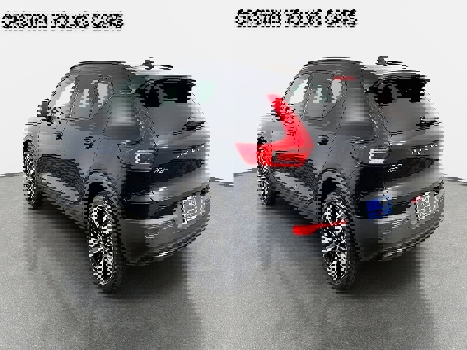 Used 2023 Volvo XC40 B4 Ultimate image 8