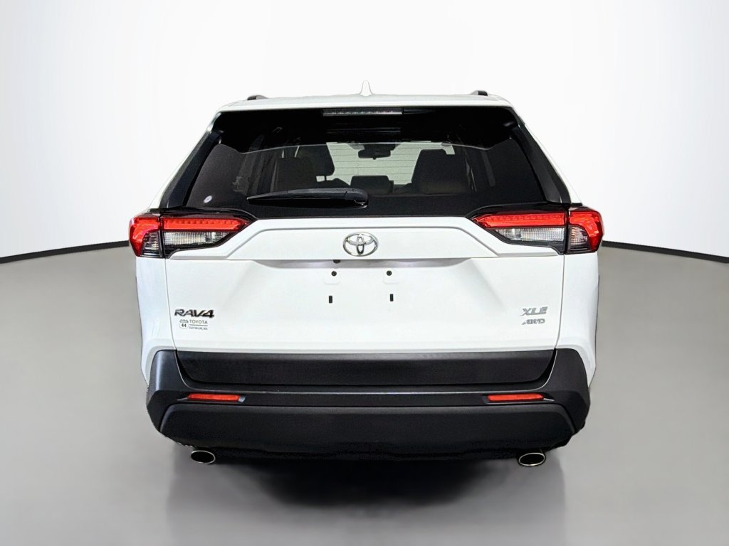 Used 2020 Toyota RAV4 XLE Premium AWD/4WD image 7