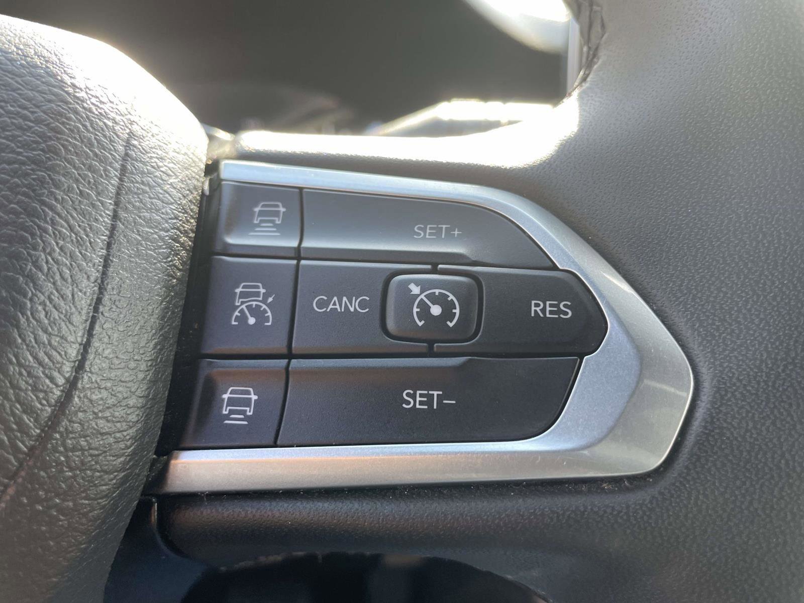 Used 2024 Jeep Compass Limited image 8