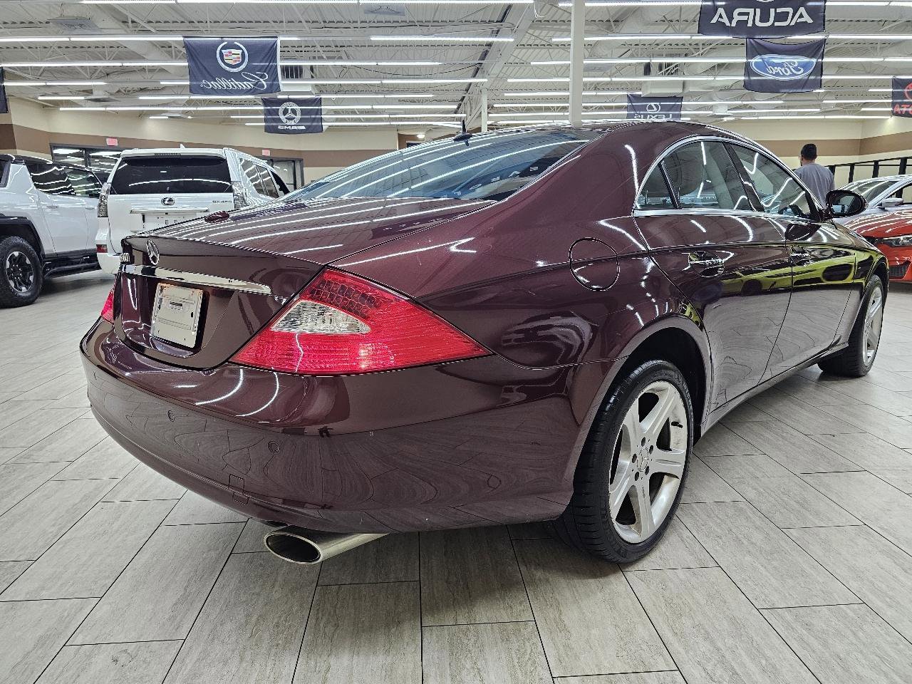 Used 2006 Mercedes-Benz CLS 500 w/ Premium Pkg image 7