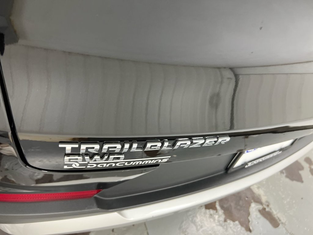 Used 2025 Chevrolet TrailBlazer LT AWD/4WD image 25