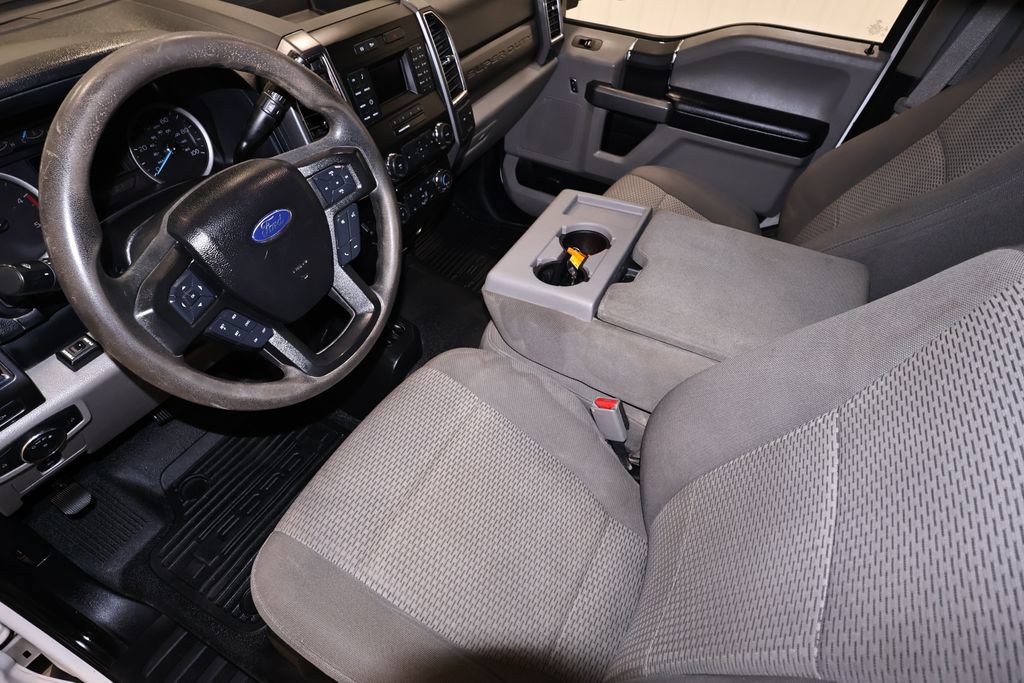 Used 2017 Ford F550 4x4 Regular Cab Super Duty w/ XLT Value Package image 29