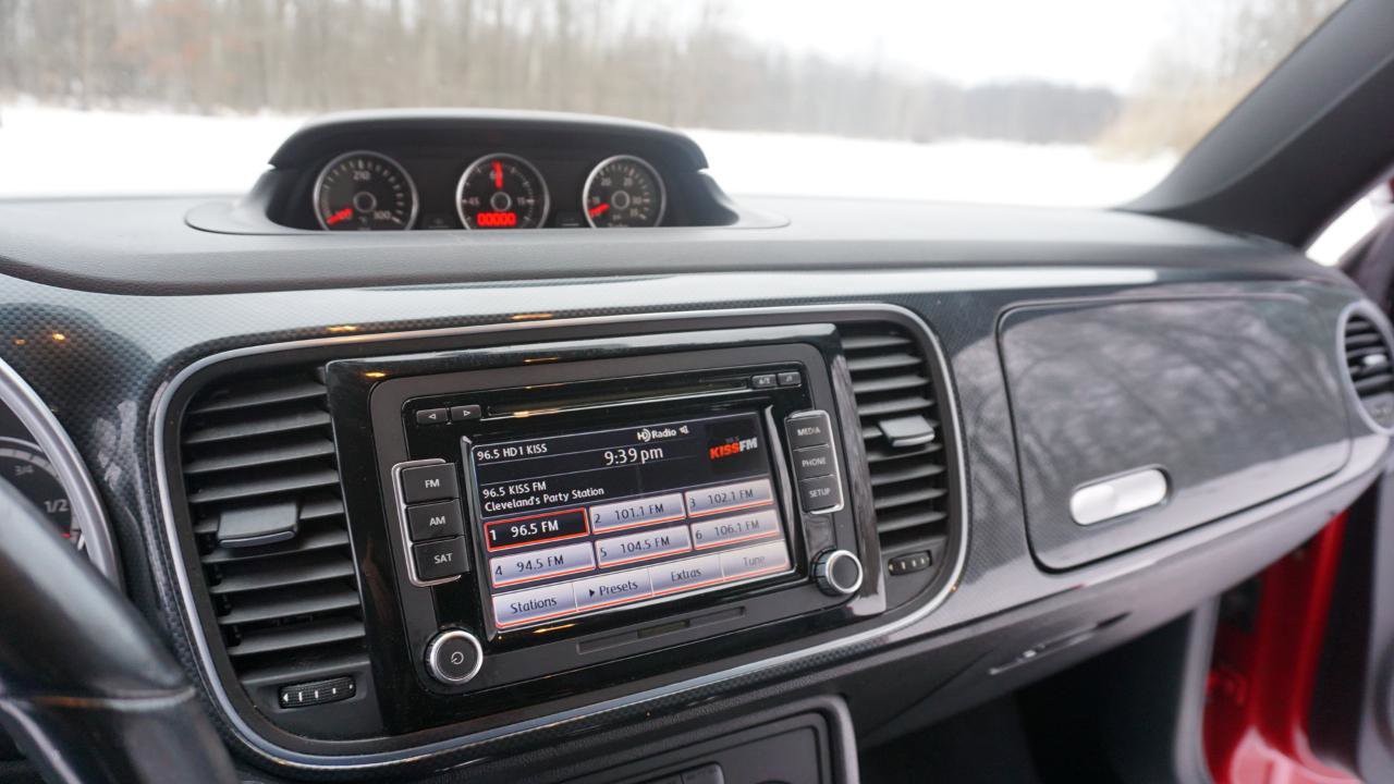 Used 2013 Volkswagen Beetle 2.0T image 17