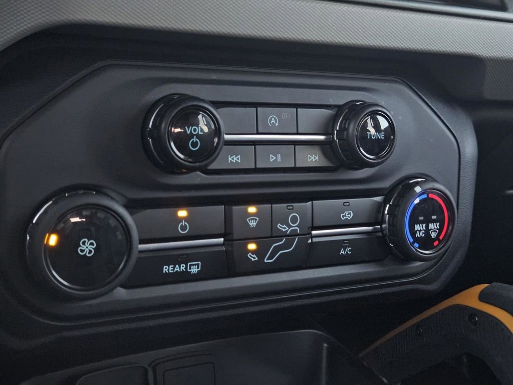 Used 2023 Ford Bronco Badlands w/ Sasquatch Package image 26