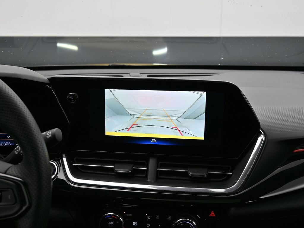 Used 2024 Chevrolet Trax RS w/ Sunroof Package FWD image 46