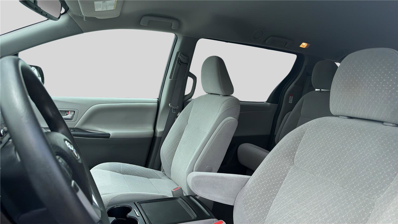 Used 2020 Toyota Sienna LE FWD image 15