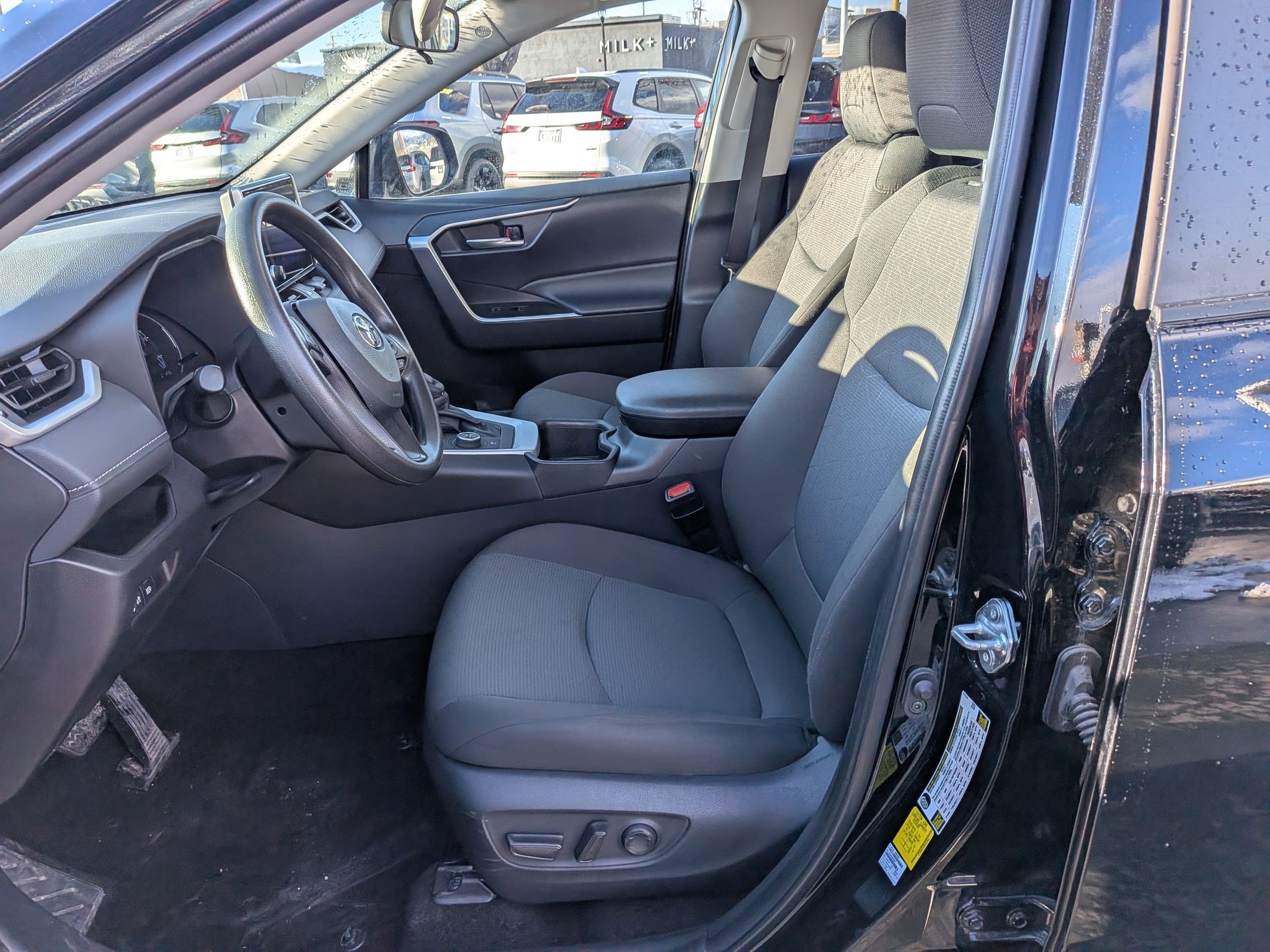 Used 2025 Toyota RAV4 XLE image 26