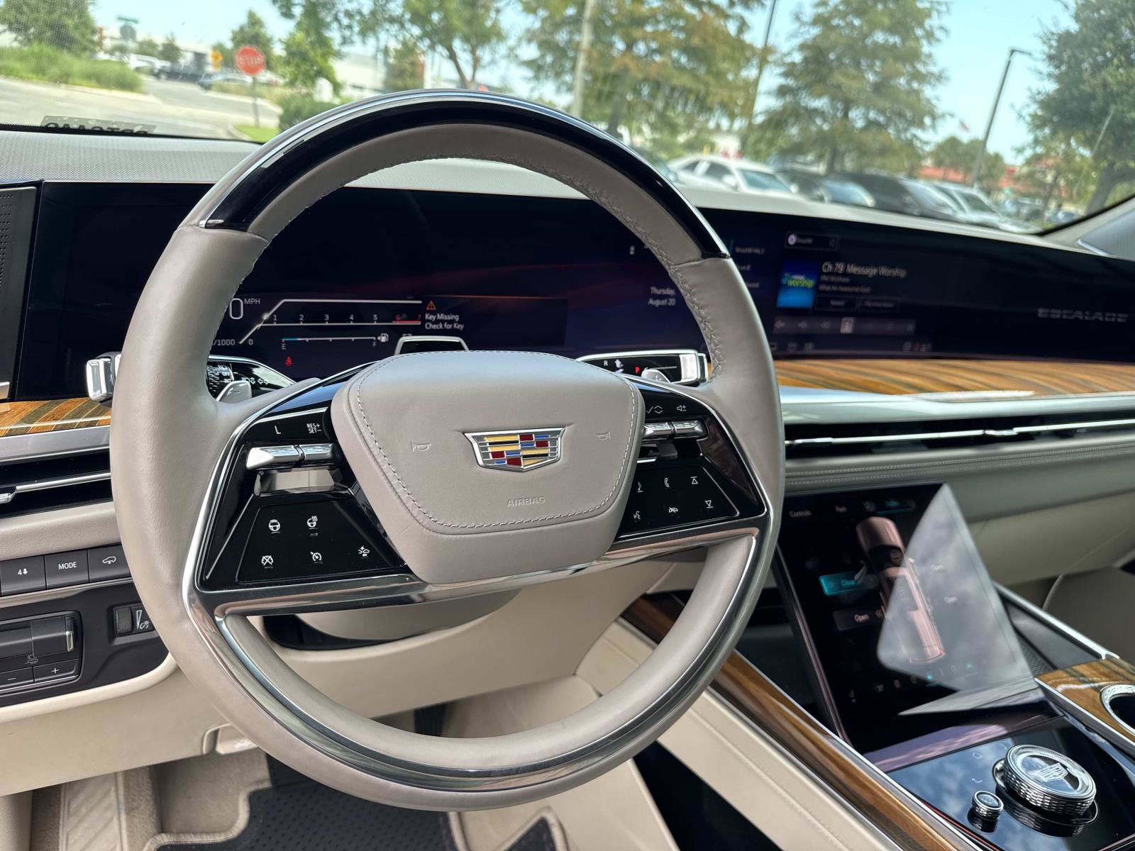 Used 2025 Cadillac Escalade Sport Platinum AWD/4WD image 16