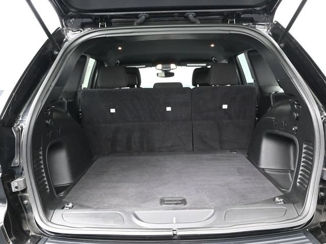 Certified 2022 Jeep Grand Cherokee Laredo E AWD/4WD image 16