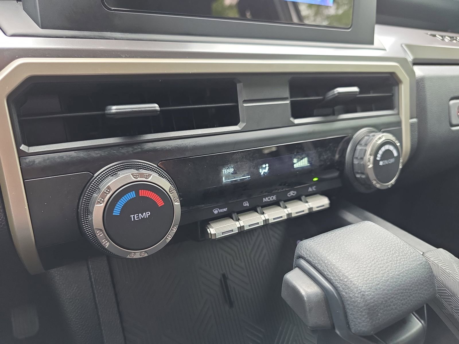 Used 2024 Toyota Tacoma SR5 AWD/4WD image 24