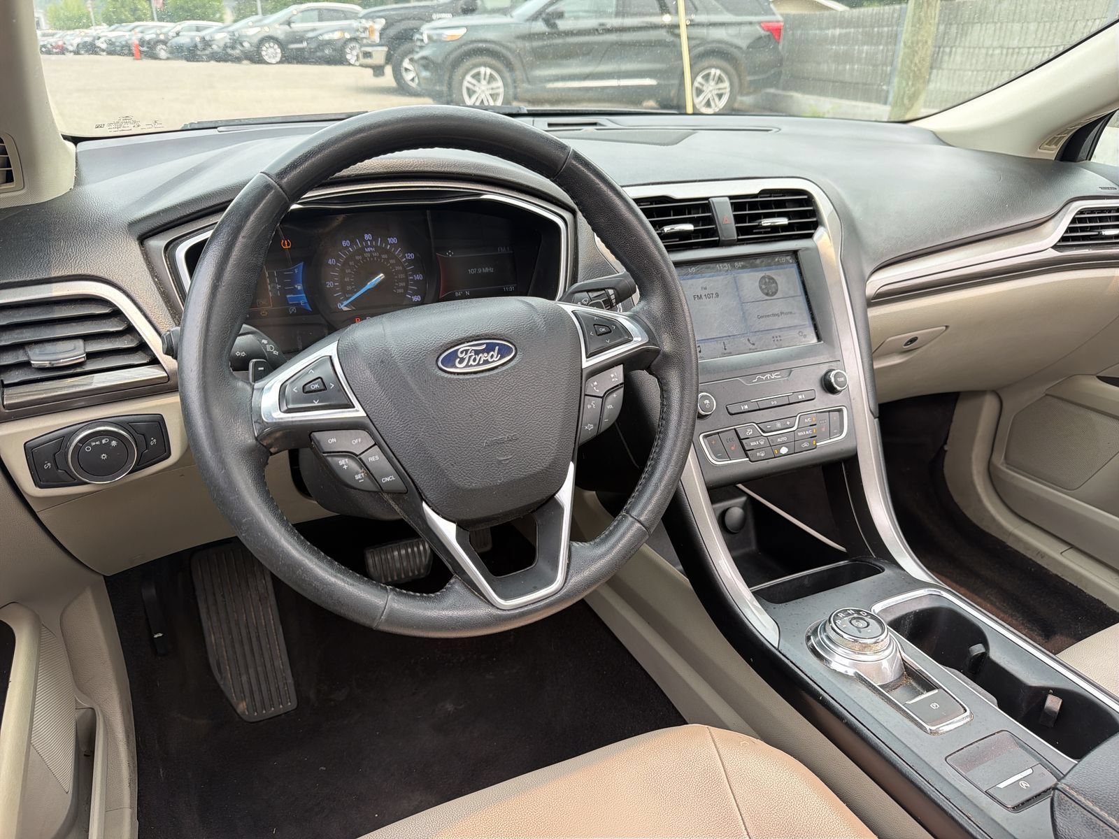 Used 2019 Ford Fusion SEL FWD image 15
