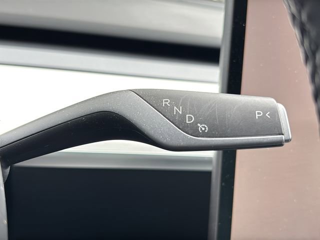 Used 2023 Tesla Model 3 Standard Range image 34