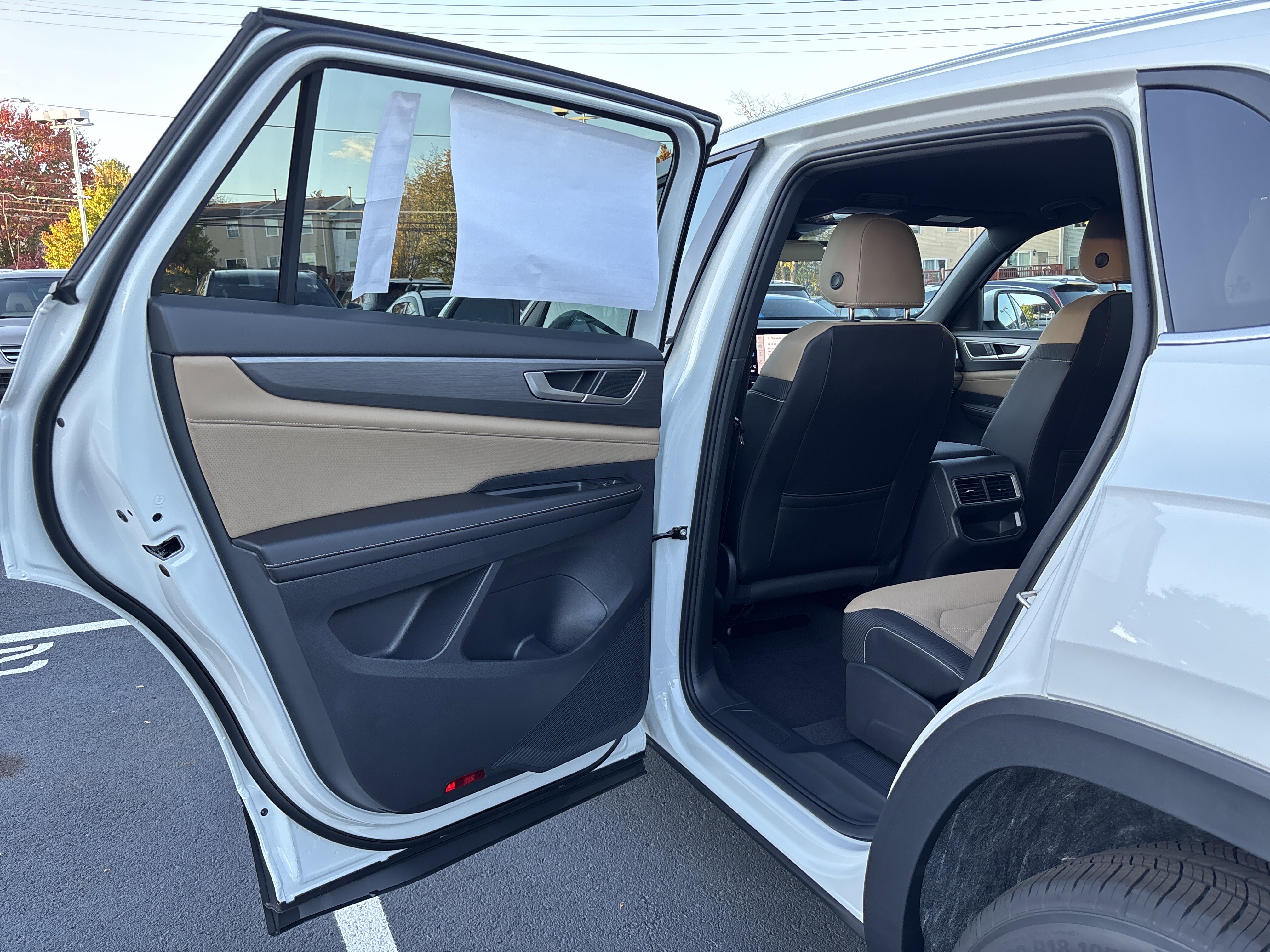 New 2026 Volkswagen Atlas Cross Sport SE image 24