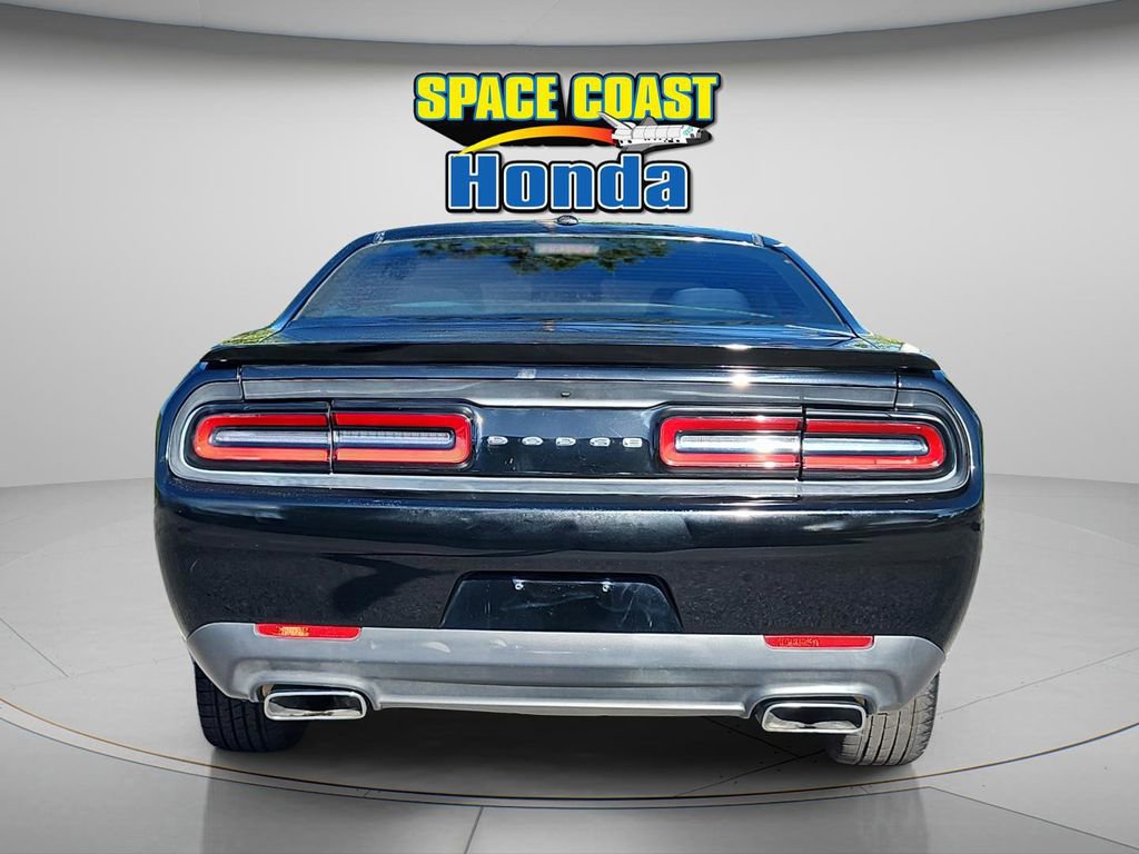 Used 2015 Dodge Challenger R/T w/ Quick Order Package 28B R/T RWD image 10