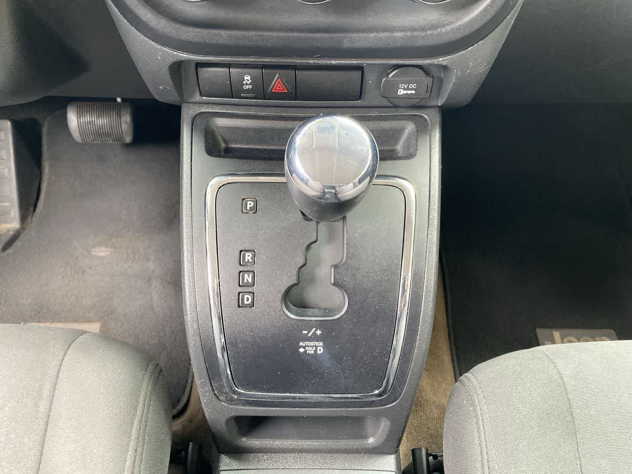 Used 2015 Jeep Patriot Sport w/ Power Value Group AWD/4WD image 26