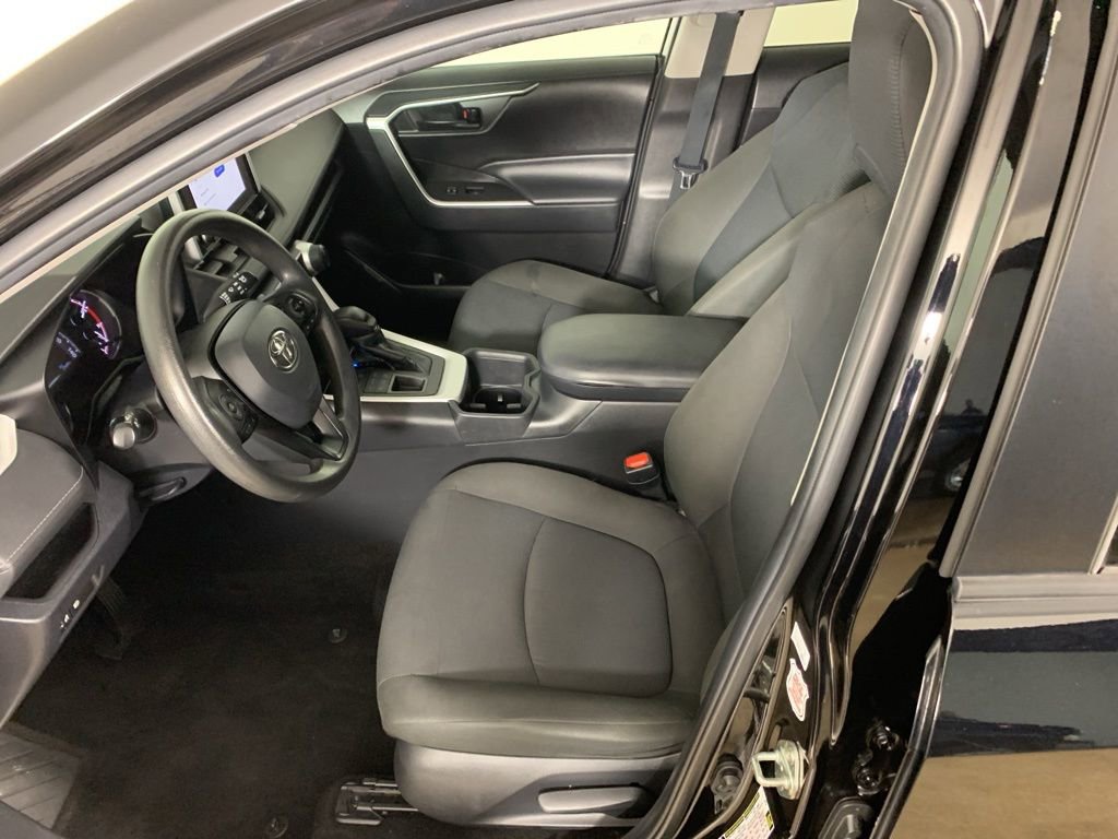 Used 2023 Toyota RAV4 LE image 28