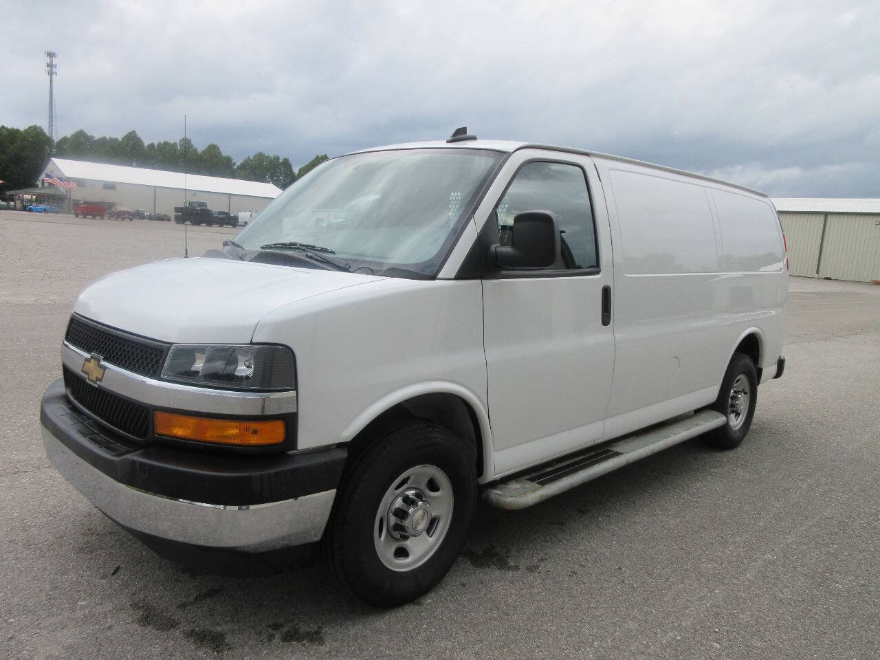 Used 2024 Chevrolet Express 2500 w/ Driver Convenience Package RWD image 2