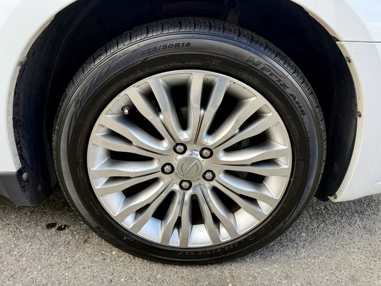 Used 2011 Chrysler 200 Limited image 13