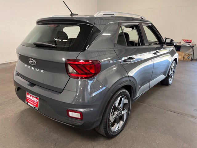 Used 2025 Hyundai Venue SEL FWD image 3