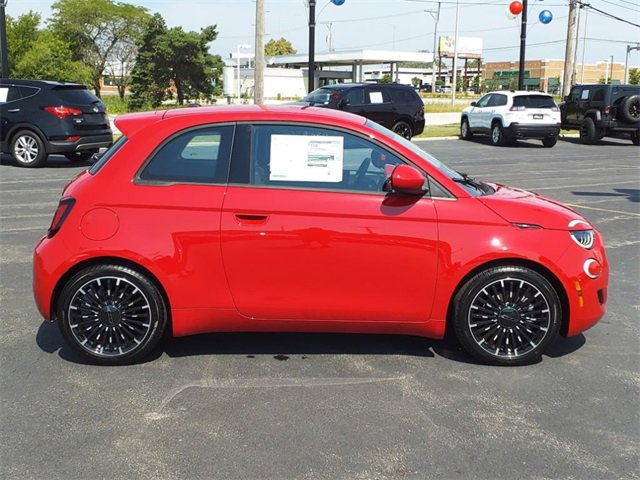 New 2024 FIAT 500 e (RED) image 3