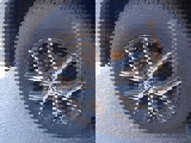 Used 2017 Toyota RAV4 SE image 13