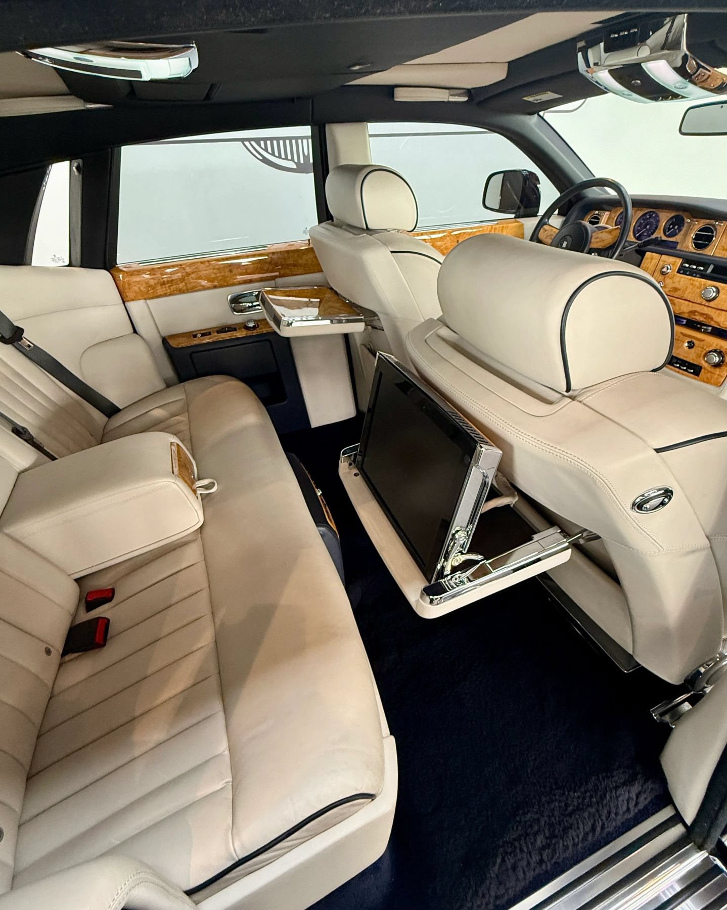 Used 2009 Rolls-Royce Phantom Sedan RWD image 18