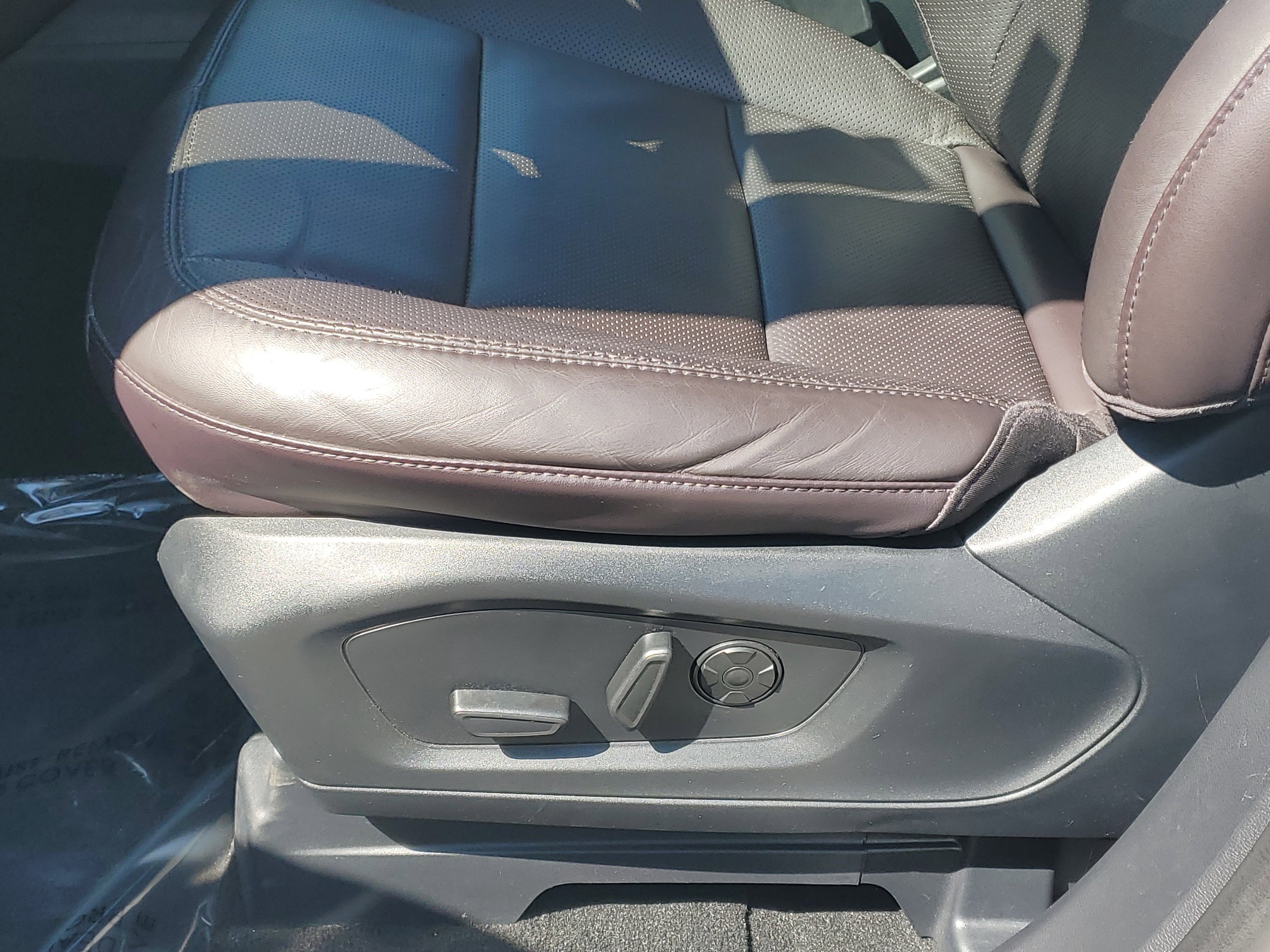Used 2025 Ford Explorer Platinum w/ Ultimate Package image 9