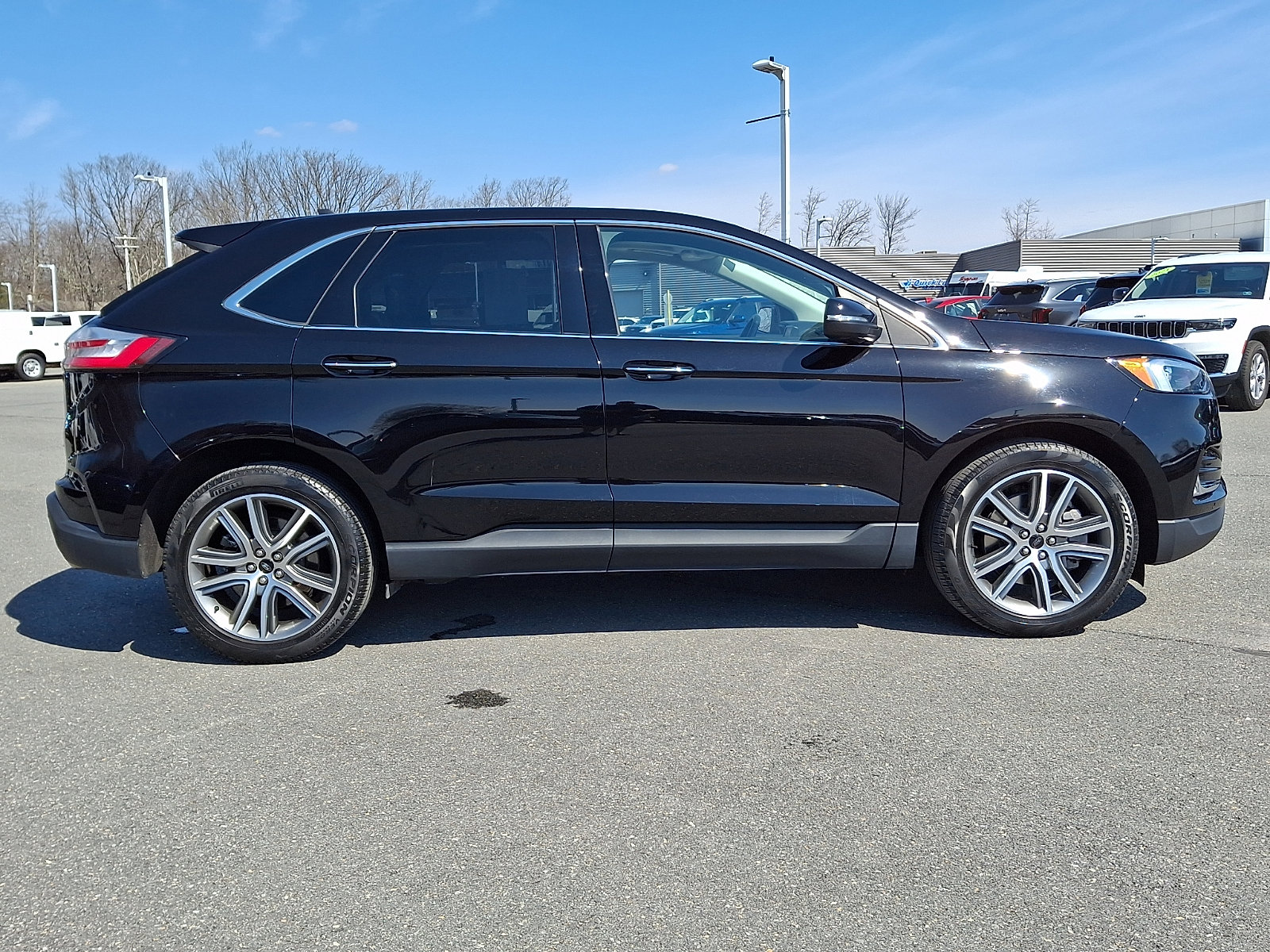 Certified 2023 Ford Edge Titanium AWD/4WD image 7
