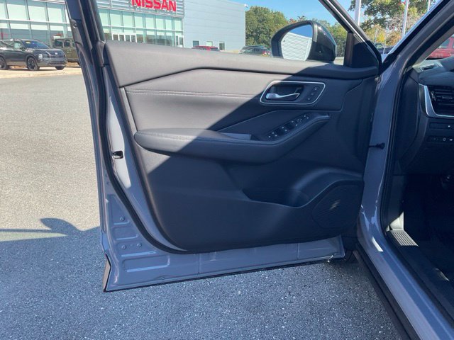 New 2026 Nissan Rogue Platinum AWD/4WD image 11