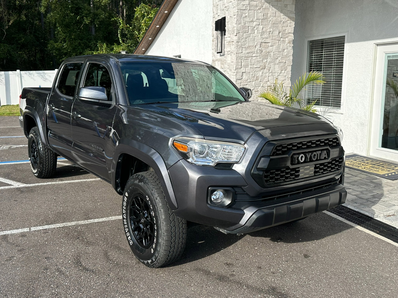 Used 2019 Toyota Tacoma SR5 image 22