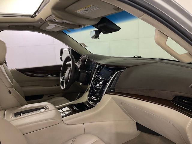 Used 2017 Cadillac Escalade Luxury image 26