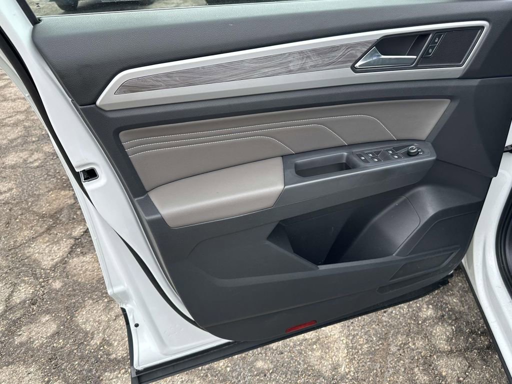 Certified 2023 Volkswagen Atlas Cross Sport SE image 18