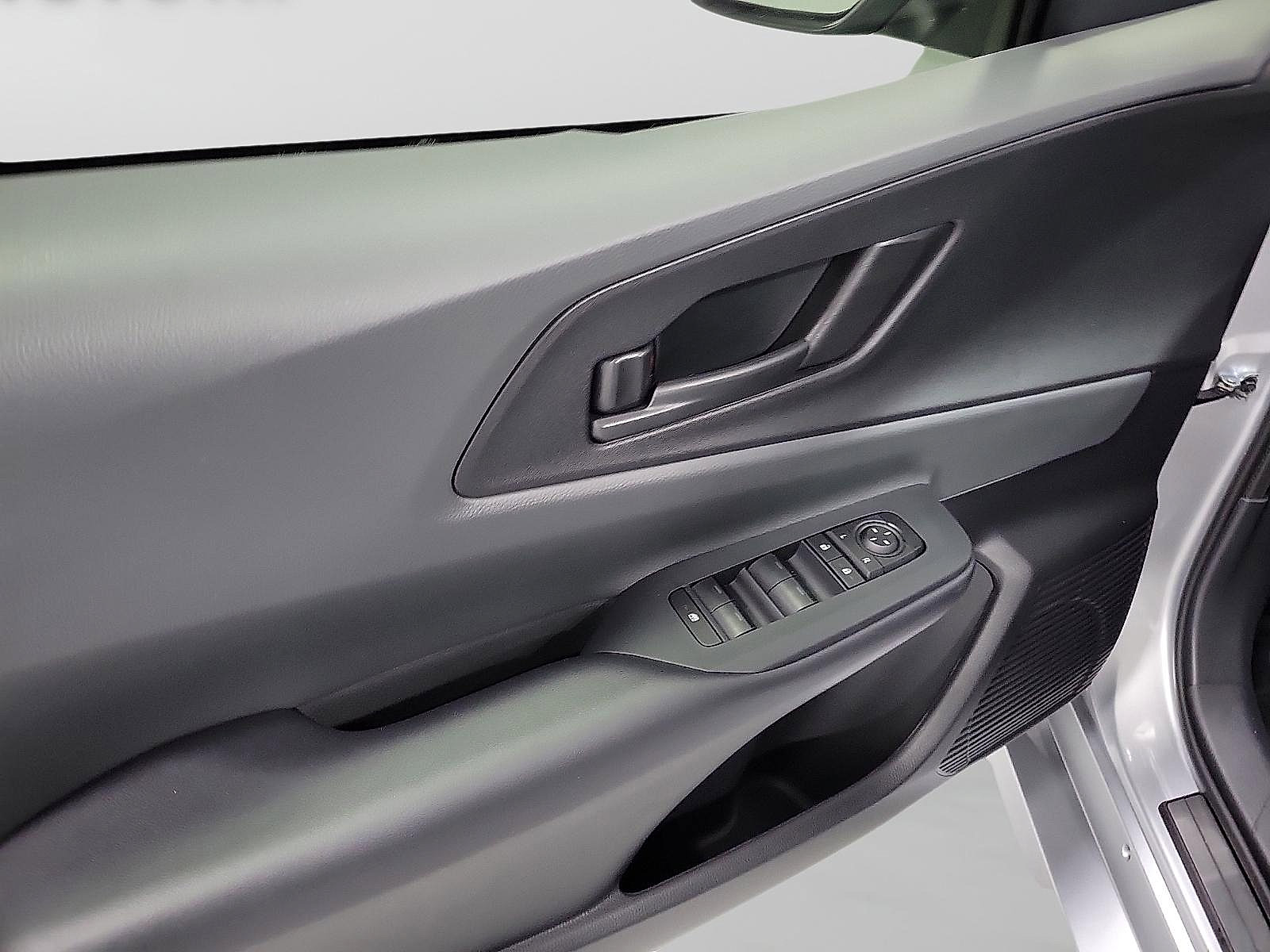Certified 2025 Toyota Prius LE FWD image 11