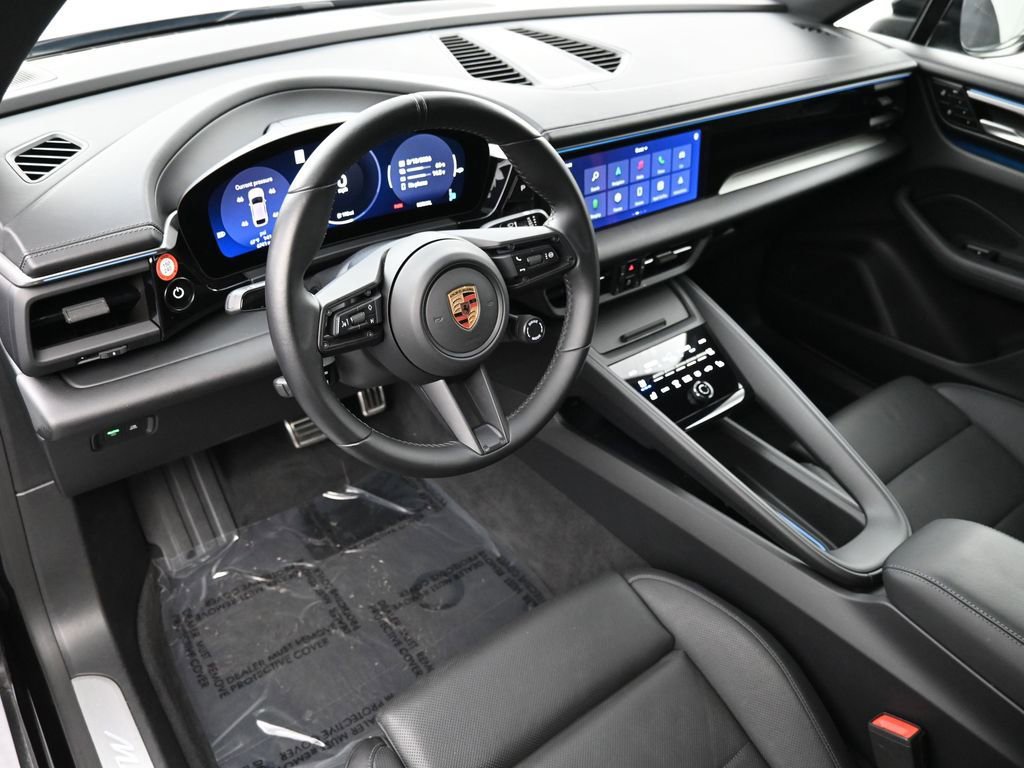 Certified 2025 Porsche Macan 4S Electric image 4