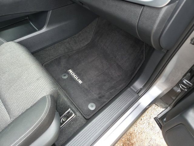 Used 2024 Nissan Rogue SV image 33