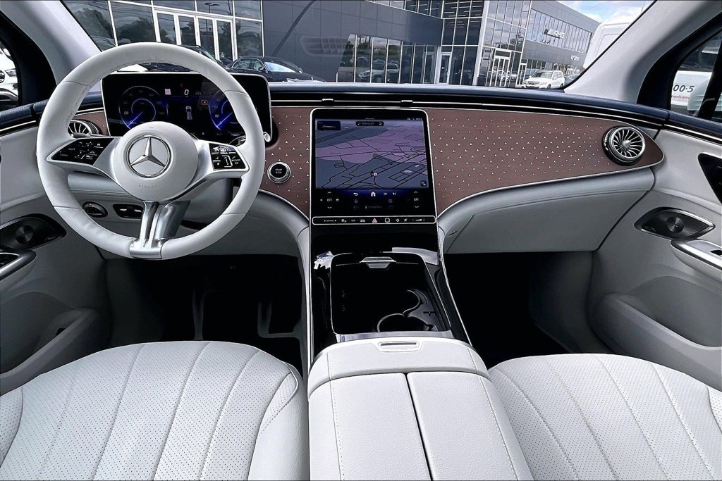 New 2027 Mercedes-Benz EQE 320 4MATIC SUV image 5