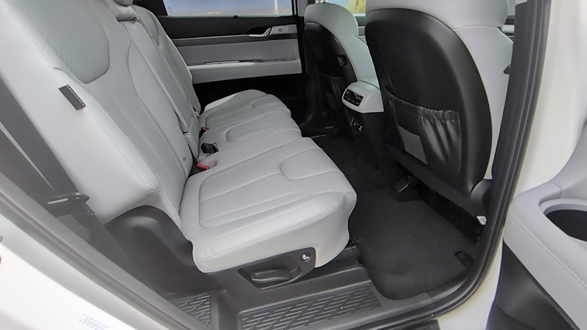 Used 2023 Hyundai Palisade SEL w/ Cargo Package FWD image 31