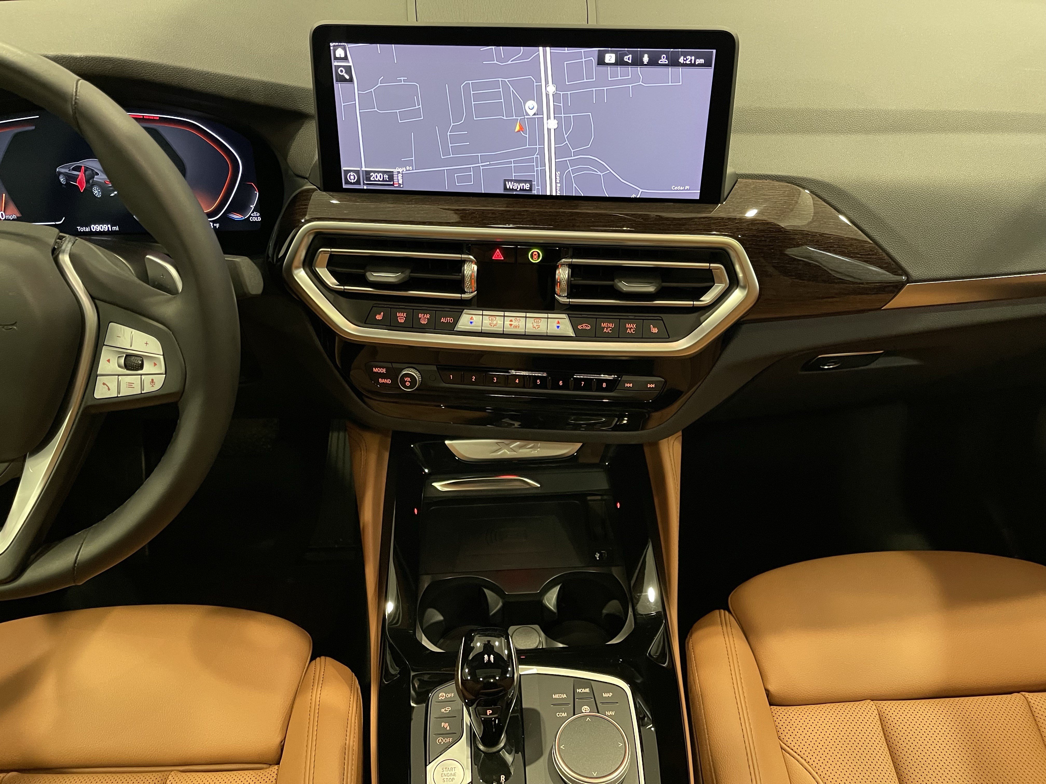 Used 2025 BMW X4 xDrive30i AWD/4WD image 17