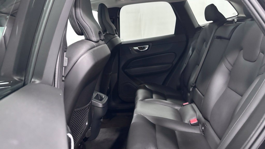 Certified 2024 Volvo XC60 B5 Plus w/ Protection Package Premier AWD/4WD image 22