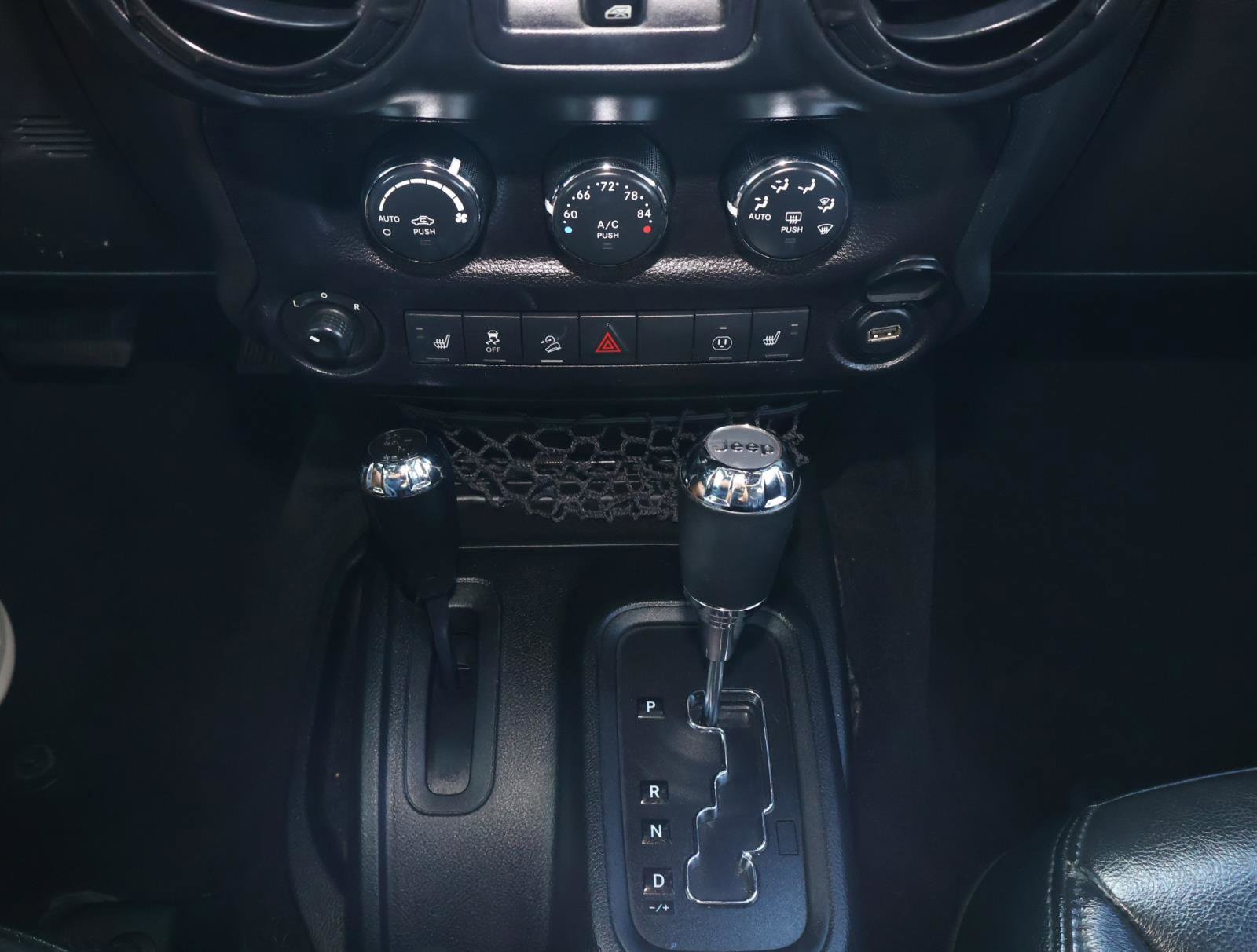 Used 2017 Jeep Wrangler Unlimited Sahara AWD/4WD image 24