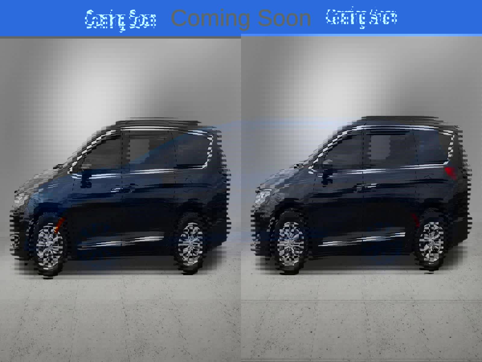 Used 2017 Chrysler Pacifica Touring-L FWD image 3