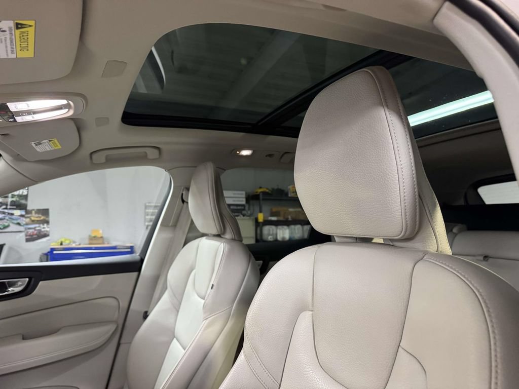 Used 2023 Volvo XC60 T8 Plus w/ Climate Package AWD/4WD image 12