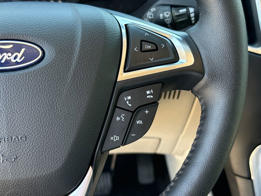 Used 2020 Ford Edge Titanium FWD image 16