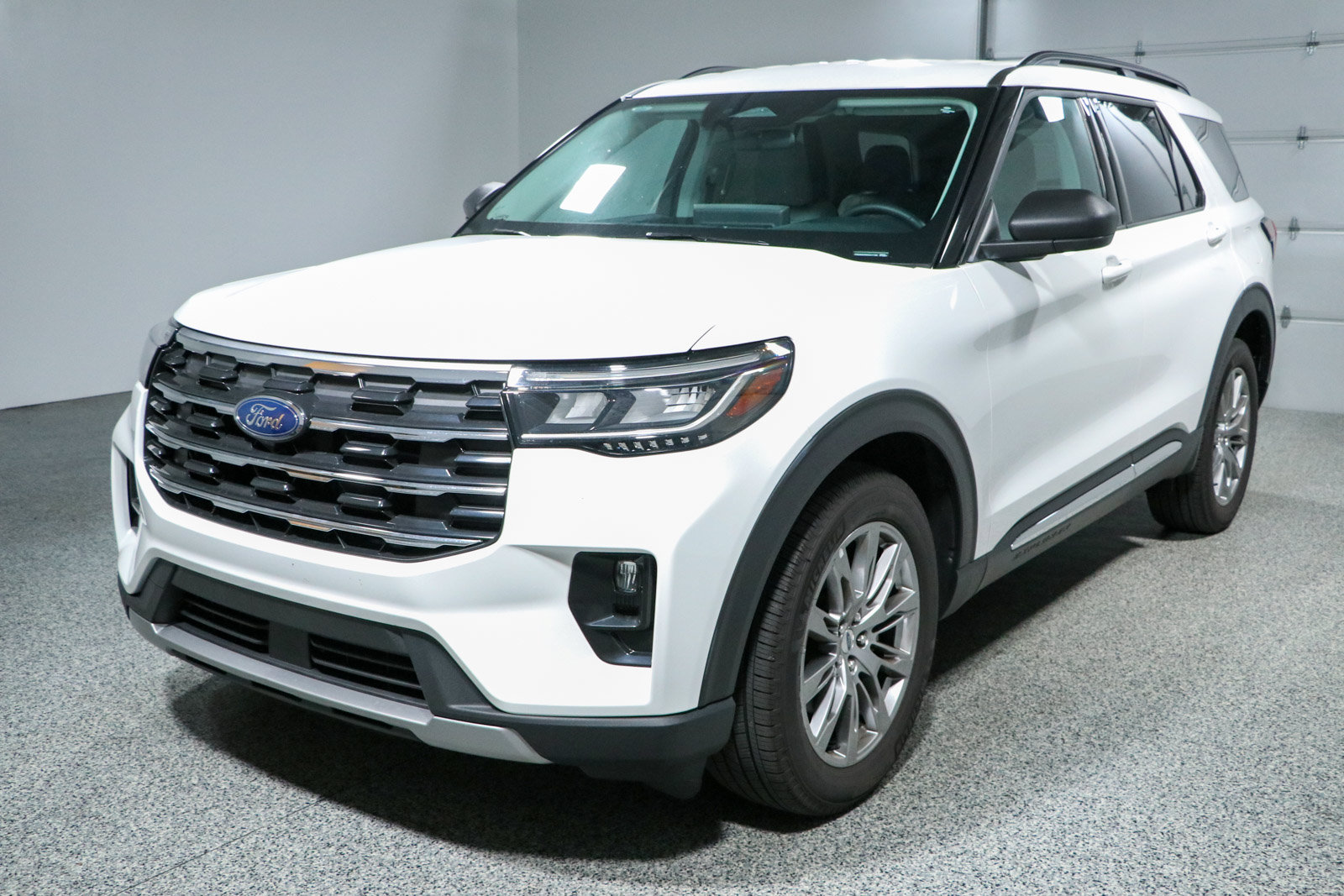 Used 2025 Ford Explorer Active w/ Active Comfort Package AWD/4WD image 33