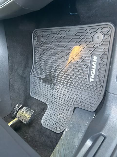 Certified 2023 Volkswagen Tiguan SE w/ Panoramic Sunroof Package image 20