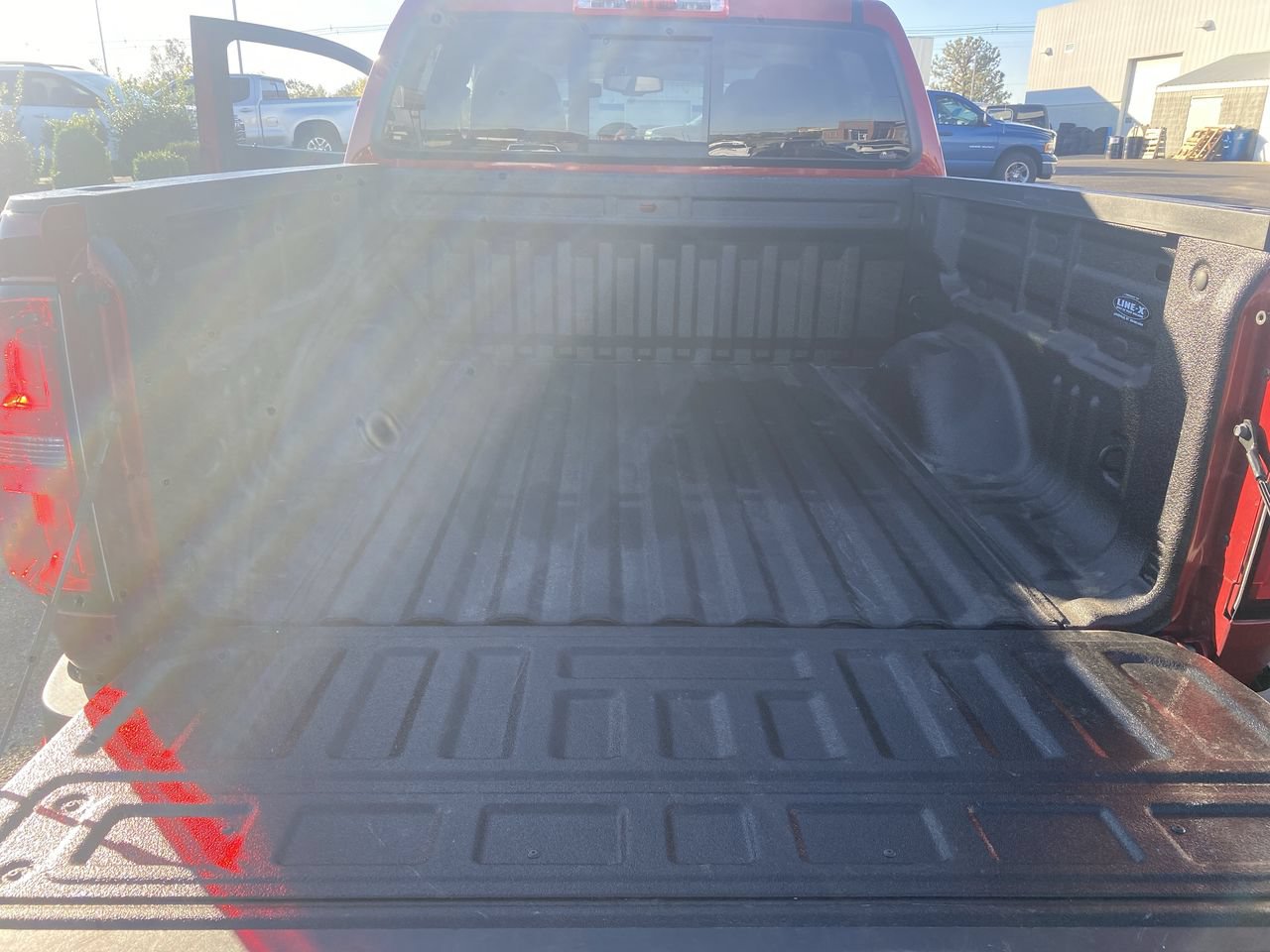 Used 2022 Chevrolet Colorado LT w/ Luxury Package RWD image 24