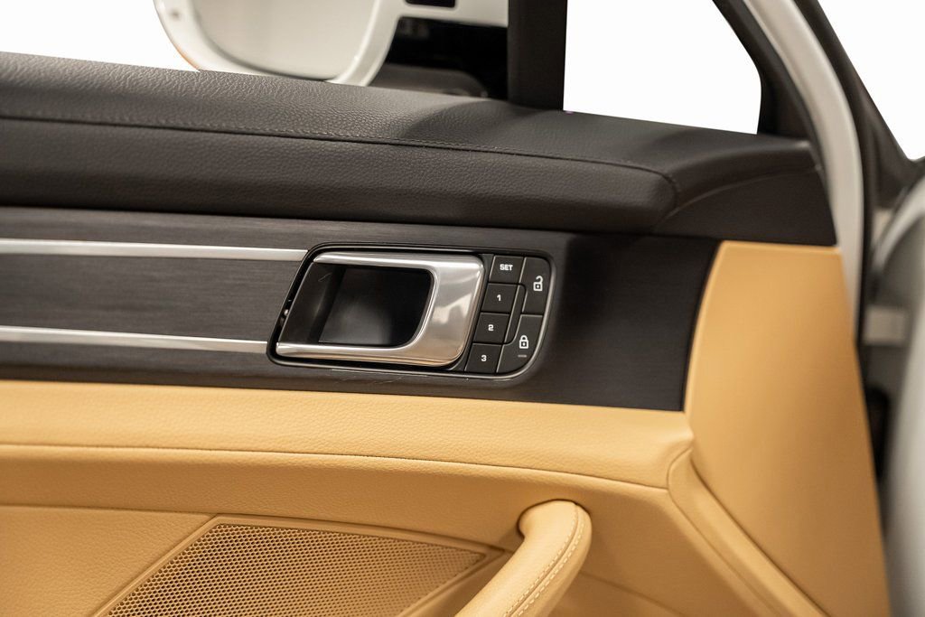 Used 2023 Porsche Panamera Platinum Edition image 61