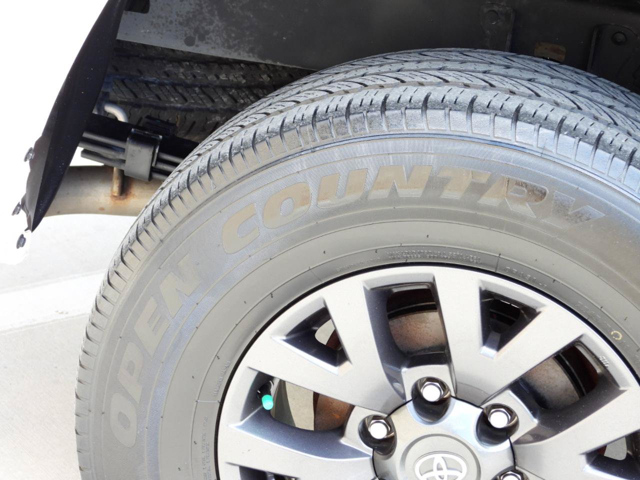Used 2022 Toyota Tacoma SR5 w/ Technology Package RWD image 11